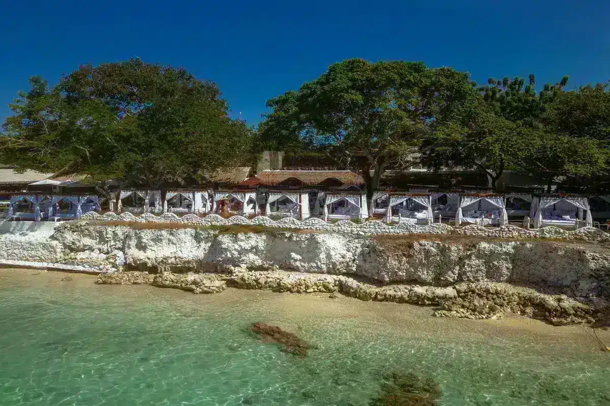 Bora Bora Beach Club - Image 8