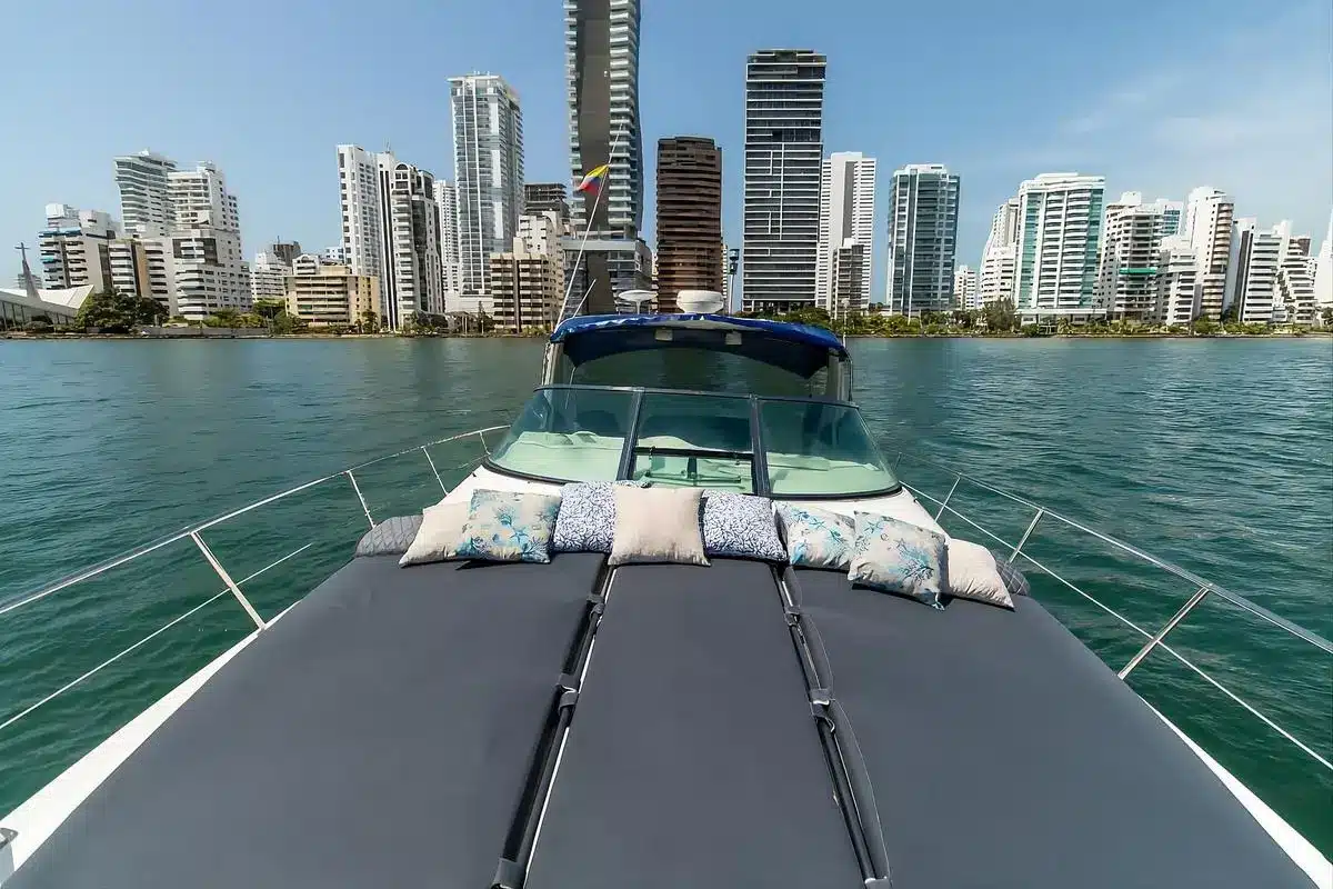 Yate Luz IV - Image 11