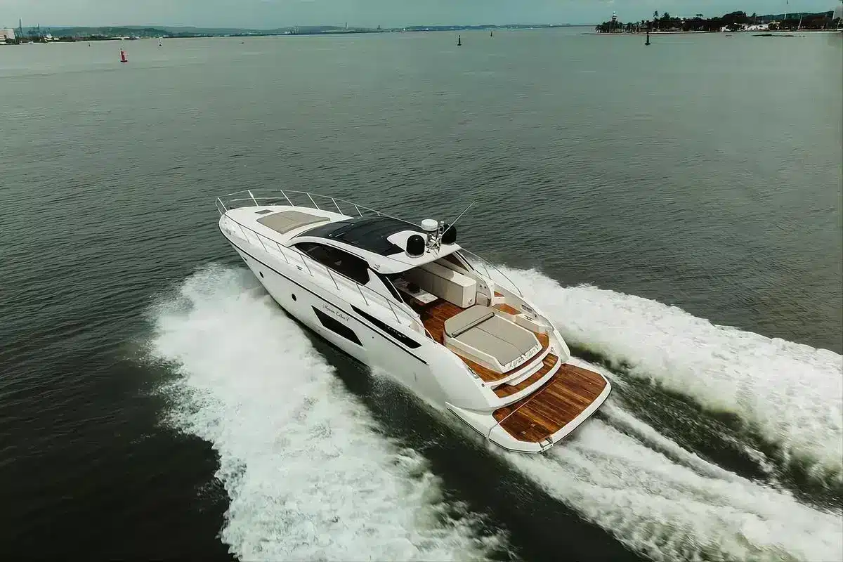 Yate Myriam Ester V en Cartagena de Indias navegando en el Caribe